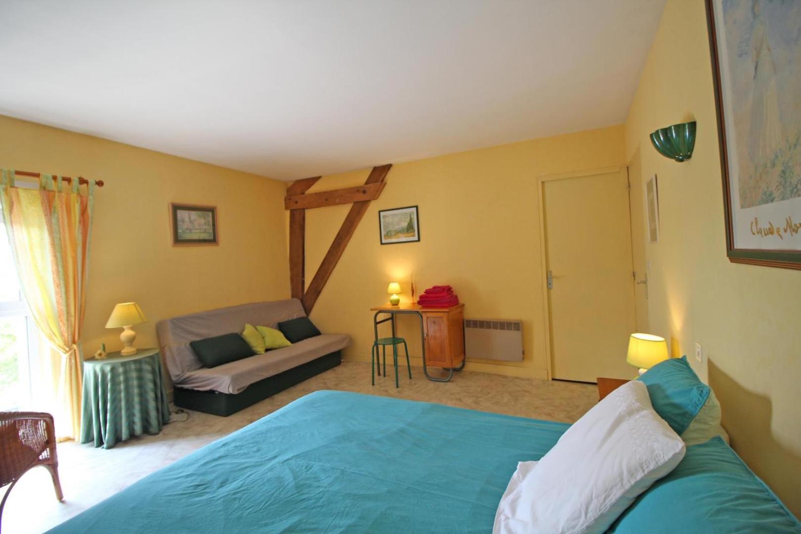 ベシーヌ・シュル・ガルトンプ Chez Doussaud Bed & Breakfast エクステリア 写真