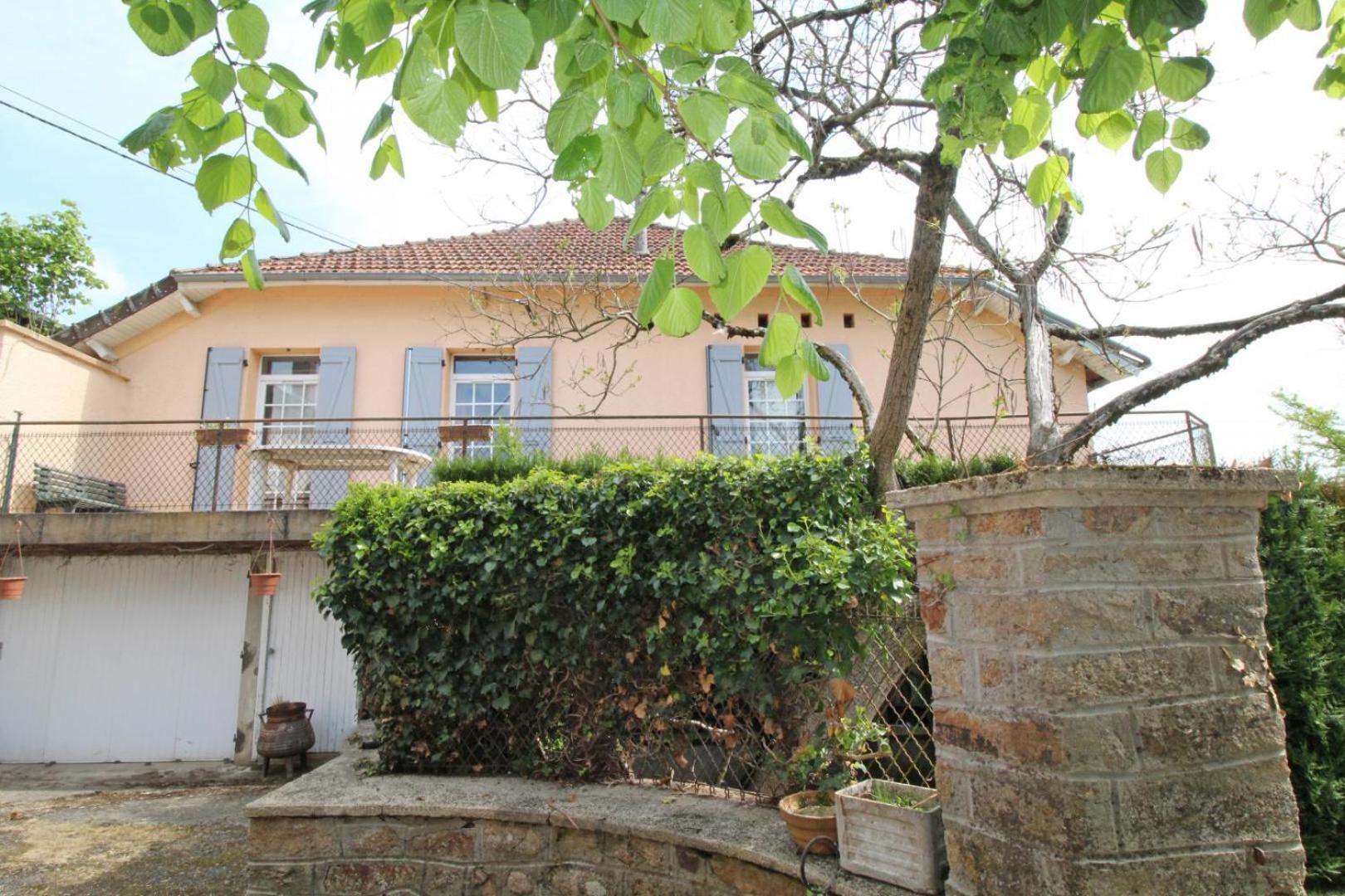 ベシーヌ・シュル・ガルトンプ Chez Doussaud Bed & Breakfast エクステリア 写真
