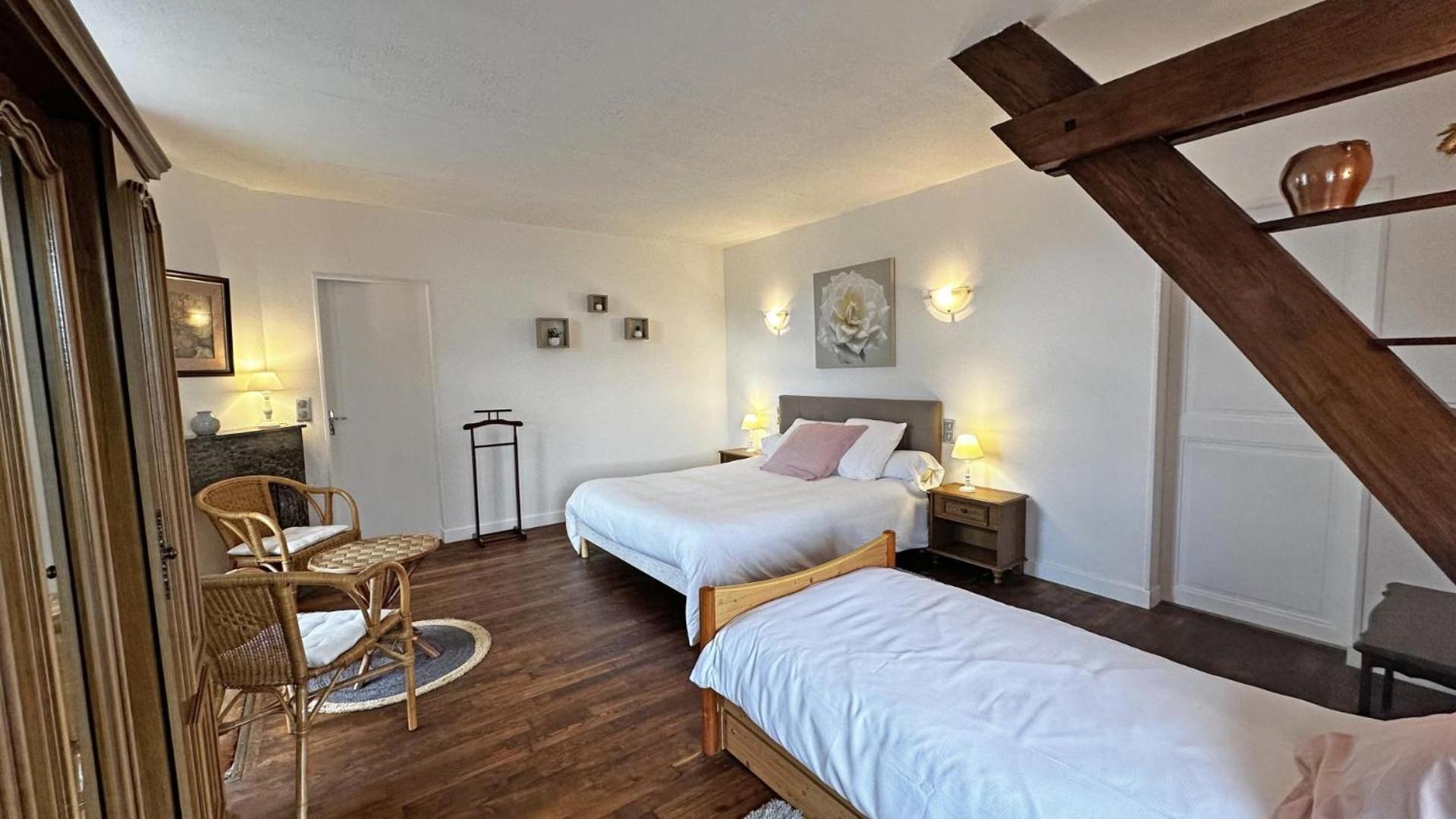 ベシーヌ・シュル・ガルトンプ Chez Doussaud Bed & Breakfast エクステリア 写真